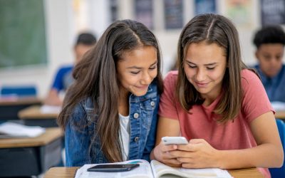O uso de celulares em sala de aula: ferramenta de aprendizado ou distração constante?